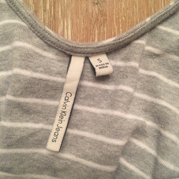 SOLD Calvin Klein Crop Top- S - Picture 4 of 4